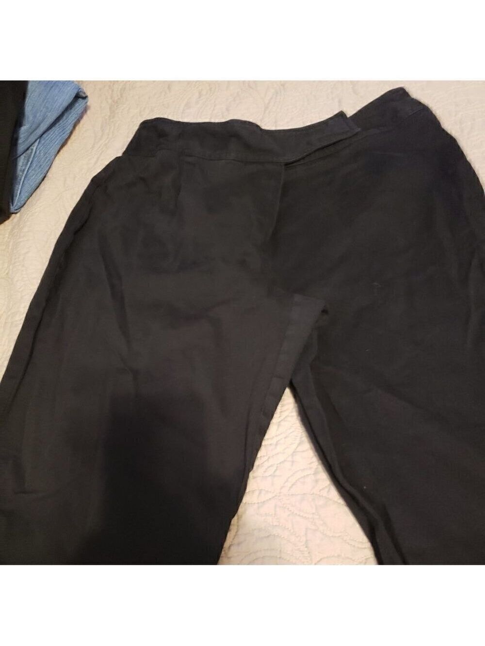 Briggs New York Black Capris